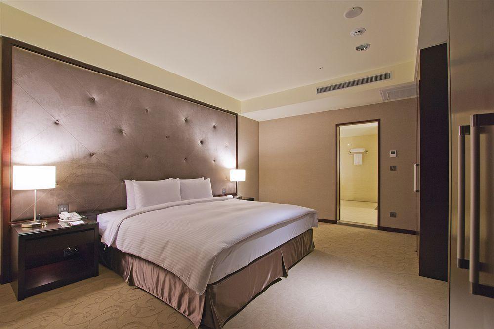 Lailai Hotel Taizhong Zewnętrze zdjęcie