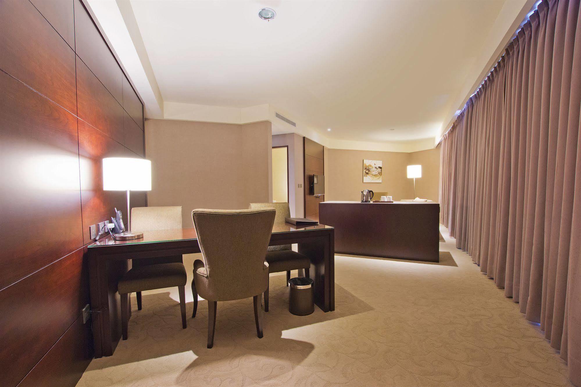 Lailai Hotel Taizhong Zewnętrze zdjęcie
