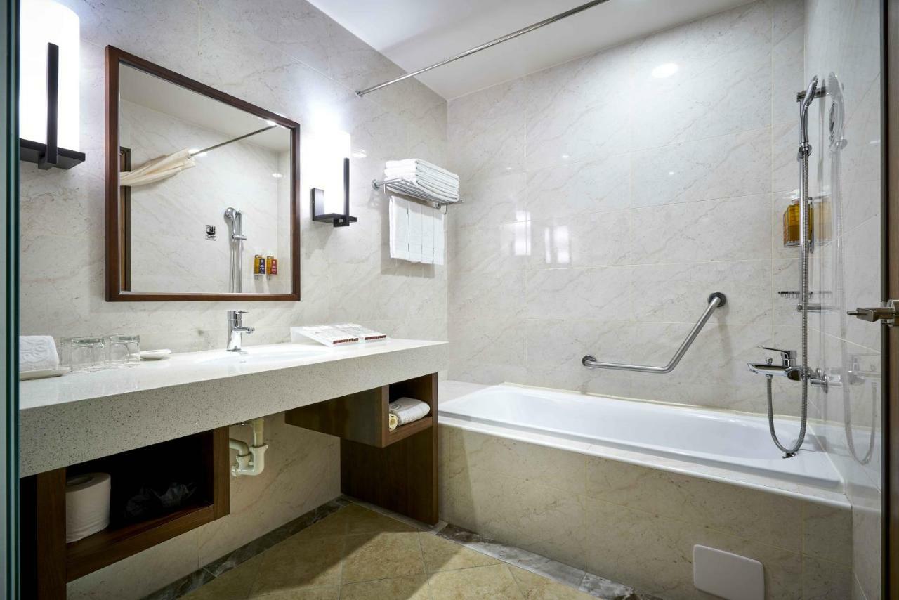 Lailai Hotel Taizhong Zewnętrze zdjęcie